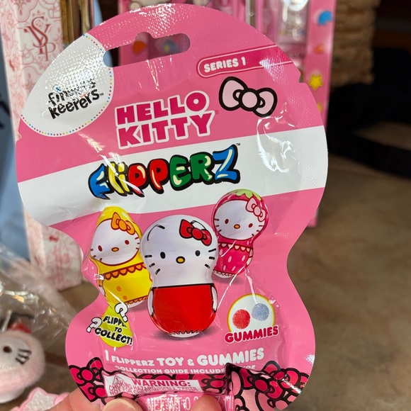 Hello Kitty Gift Set - Picture 4 of 15